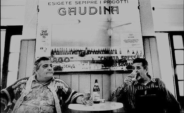 Castello, il quartiere dove sono stati espulsi i residenti: movida e spritz, degrado e decadenza