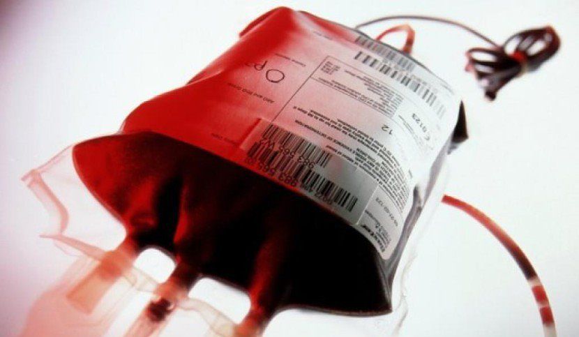 Sangue infetto nel Regno Unito, aperta un’inchiesta: morte almeno 2400 persone