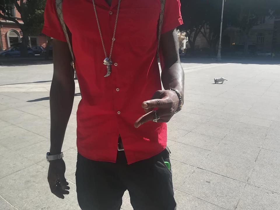 Bruno, dal Senegal a Cagliari: “Piazza del Carmine è la mia seconda casa, al campo non ho wi-fi”