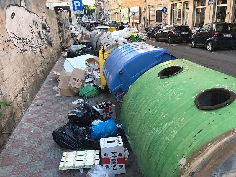 Porta a porta a Cagliari: una discarica in via Mameli