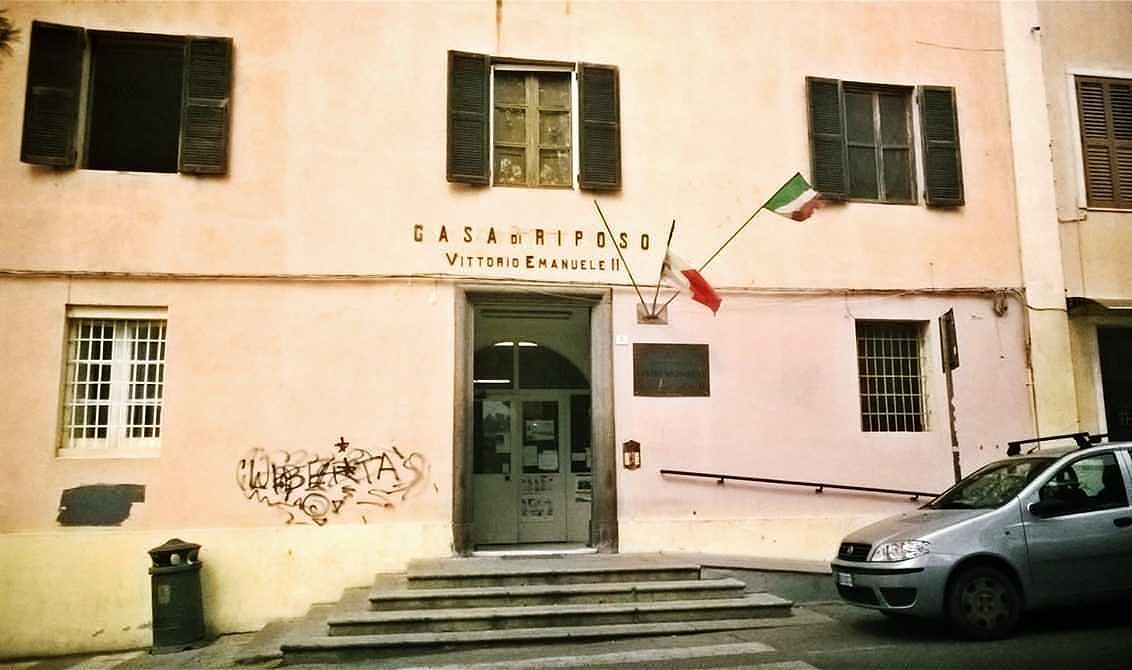 Cagliari, tempo scaduto e tensione al centro di Solidarietà: gruppo di ospiti minaccia le barricate