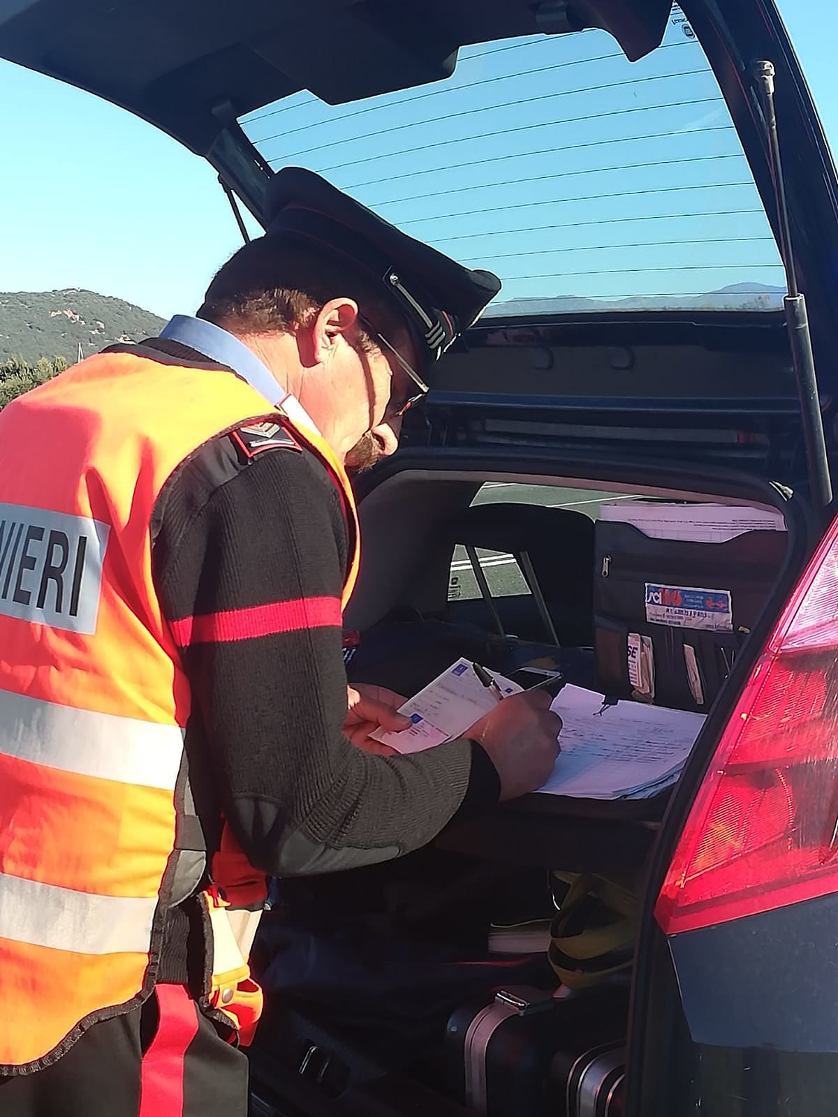 Studentessa cagliaritana 21enne fermata dai carabinieri con la droga: ritirata la patente