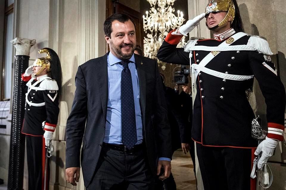 Reddito di cittadinanza, Salvini: “Anche ai Rom che sono italiani e per bene”