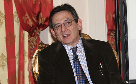 Cagliari, dopo 28 anni va in pensione Gian Benedetto Melis: ha fatto nascere migliaia di sardi