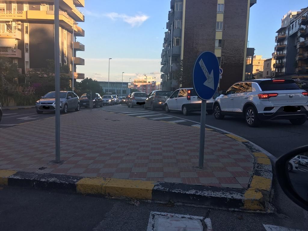 Cagliari nel caos, tutti imbottigliati nel traffico dopo i danni all’Asse Mediano