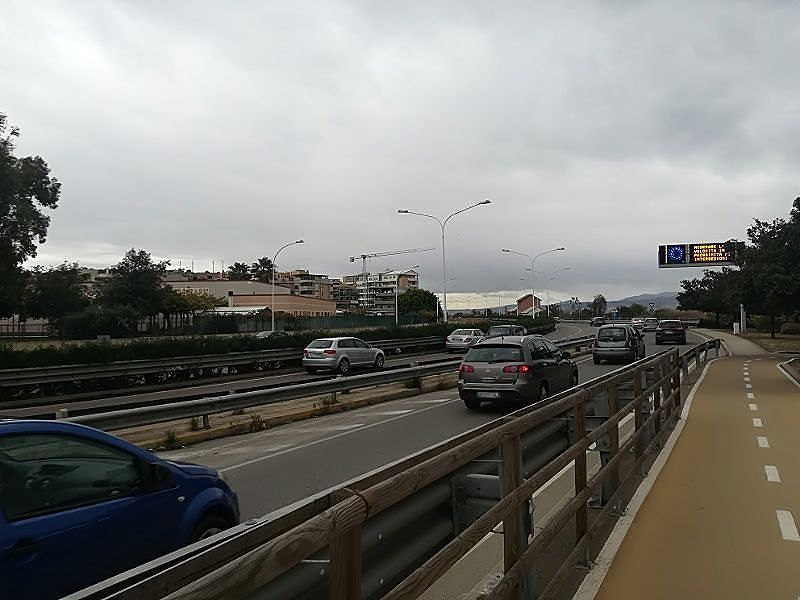 Cagliari, la grande beffa dell’Asse Mediano: “Tre settimane per avere il pezzo del guard rail dalla penisola”