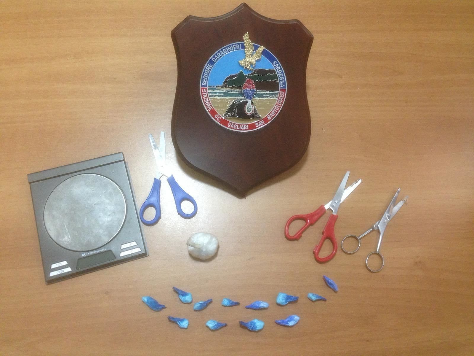 Spaccio di cocaina a Sant’Elia: un uomo in arresto, denunciata la convivente