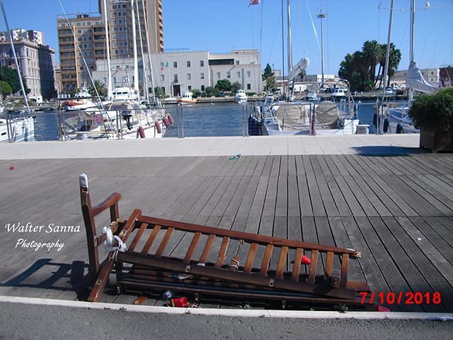 Inciviltà a Cagliari e nella zona del porto: sporcizia ovunque, il reportage di Walter Sanna
