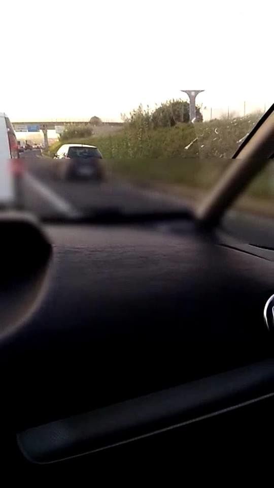 Cagliari, ecco i “furbetti” della corsia d’emergenza sulla 131: “Incivili e cafoni”