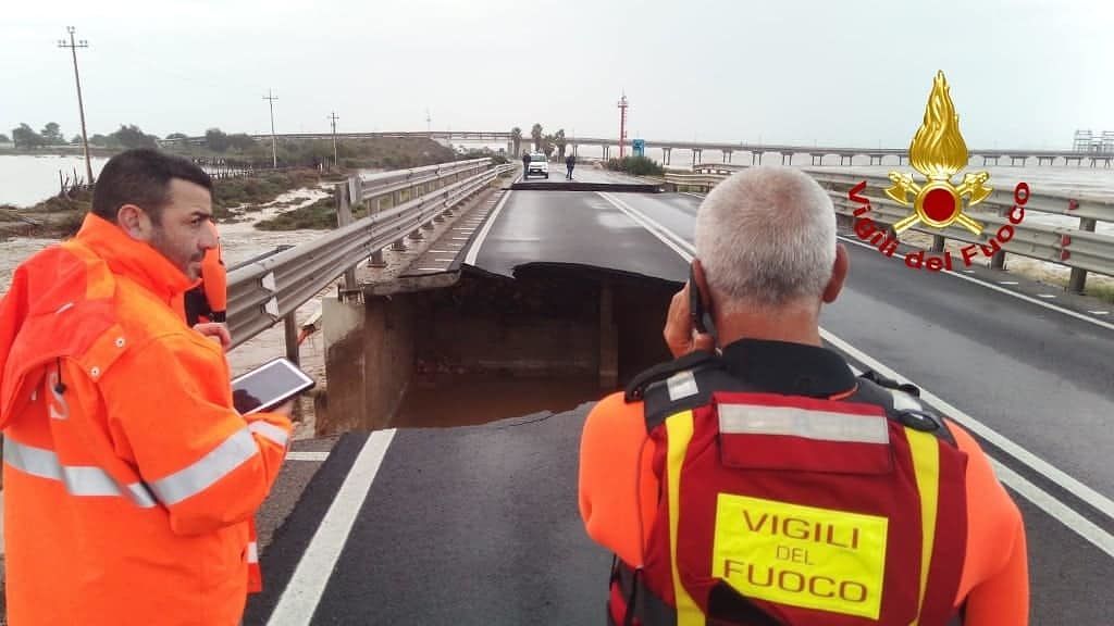 Grande catena di solidarietà per i giovani studenti “sfollati” della Sulcitana: “Vi offriamo riparo e una pizza”