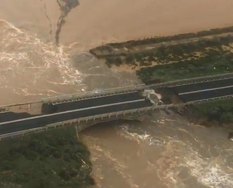 Sulcitana impressionante: così la statale 195 si è spezzata come il burro, isolando quasi 60mila abitanti e la Saras