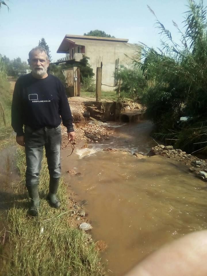 Capoterra, l’sos di una famiglia: “Siamo intrappolati in casa con nostro figlio disabile, salvateci”