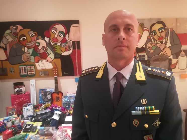 Cagliari, tutti i rischi dei prodotti “a 1 euro” contraffatti: “Fanno male anche alla salute”