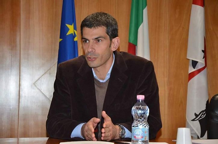 Samassi, il sindaco sardo che si batte per l’integrazione scolastica: “Mense per tutti i bimbi, italiani e stranieri”