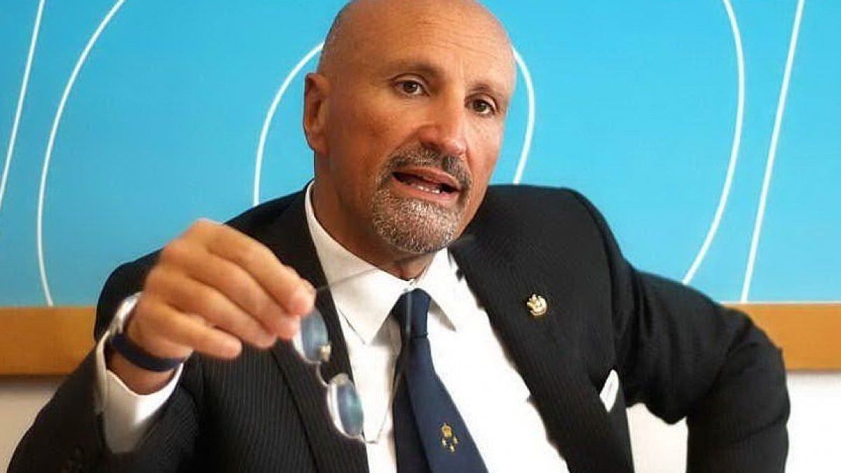 Bellu lascia Sardinia Post. Onorato al veleno: “Un giornale non può essere una curva sud”