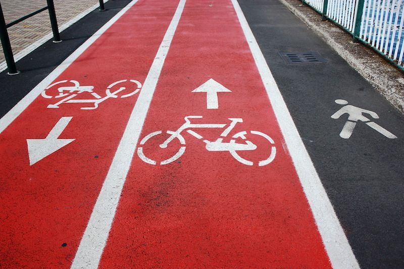 Cagliari, nuove piste ciclabili in arrivo: addio a 70 parcheggi in centro