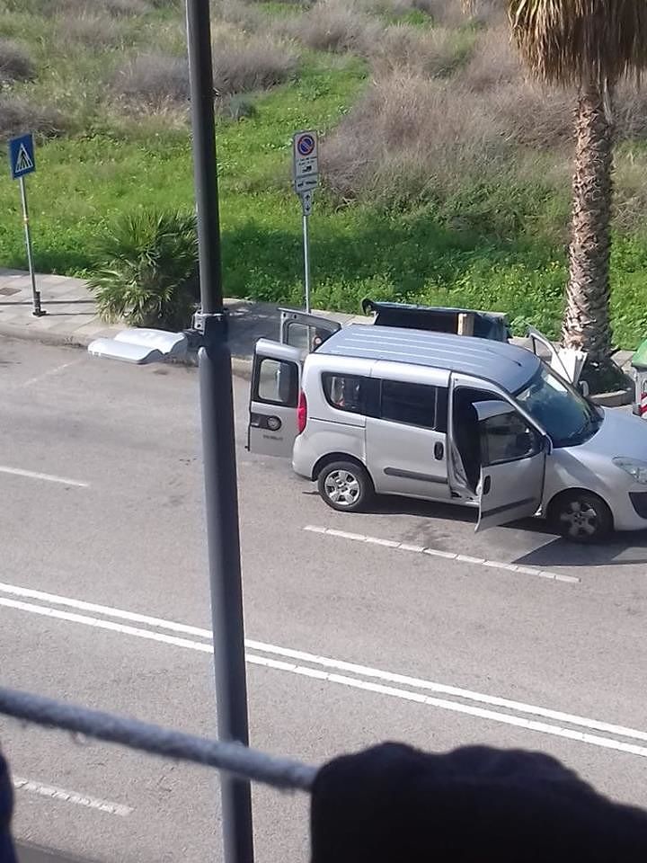 “Sant’Elia, ecco i furbetti che vengono a scaricare l’immondezza nel nostro quartiere”