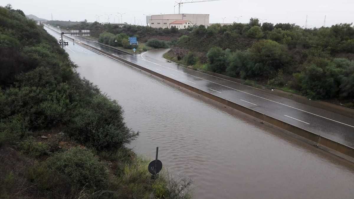 Temporali nel Cagliaritano, la 195 finisce nuovamente sott’acqua: disagi per migliaia di automobilisti