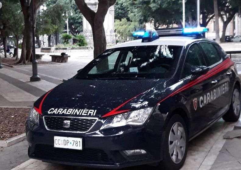Cagliari, spacciavano droga in piazza del Carmine: arrestati due africani pregiudicati