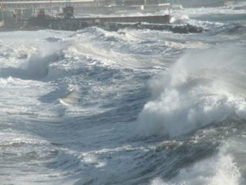 Allerta meteo arancione anche a Cagliari, in arrivo forti mareggiate