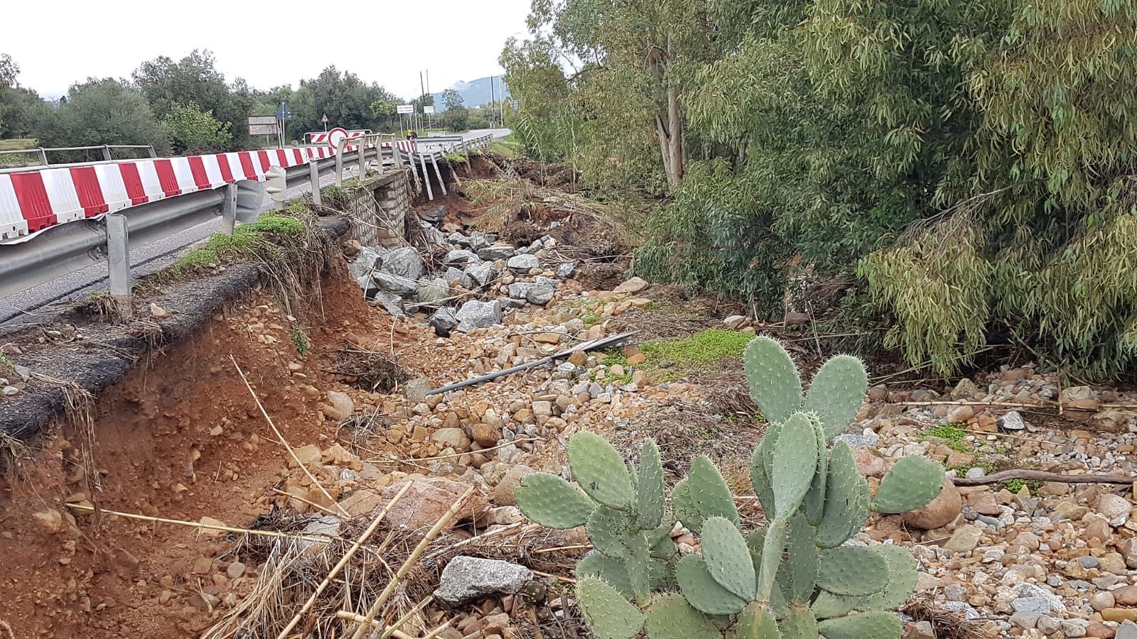 Sardegna, i torrenti si ingrossano: “Crolli sulla Provinciale per Muravera”