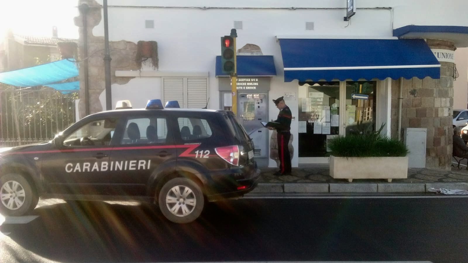 Furto a Piscinas, il ladro ripreso dalle telecamere: denunciato un 19enne