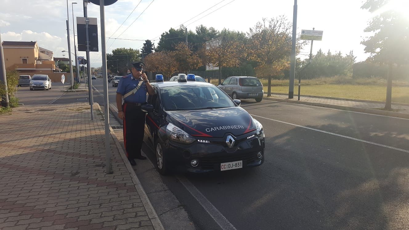 Selargius, portapizze rapinato nella notte: l’aggressore scappa con 500 euro