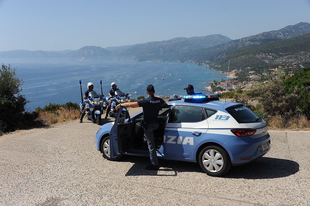 Abusivismo commerciale, controlli a tappeto della polizia nel Nuorese