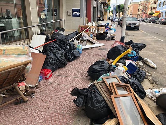 Via Italia, cuore di Pirri: “Ecco come si presenta Cagliari, città sporca: è una vergogna”