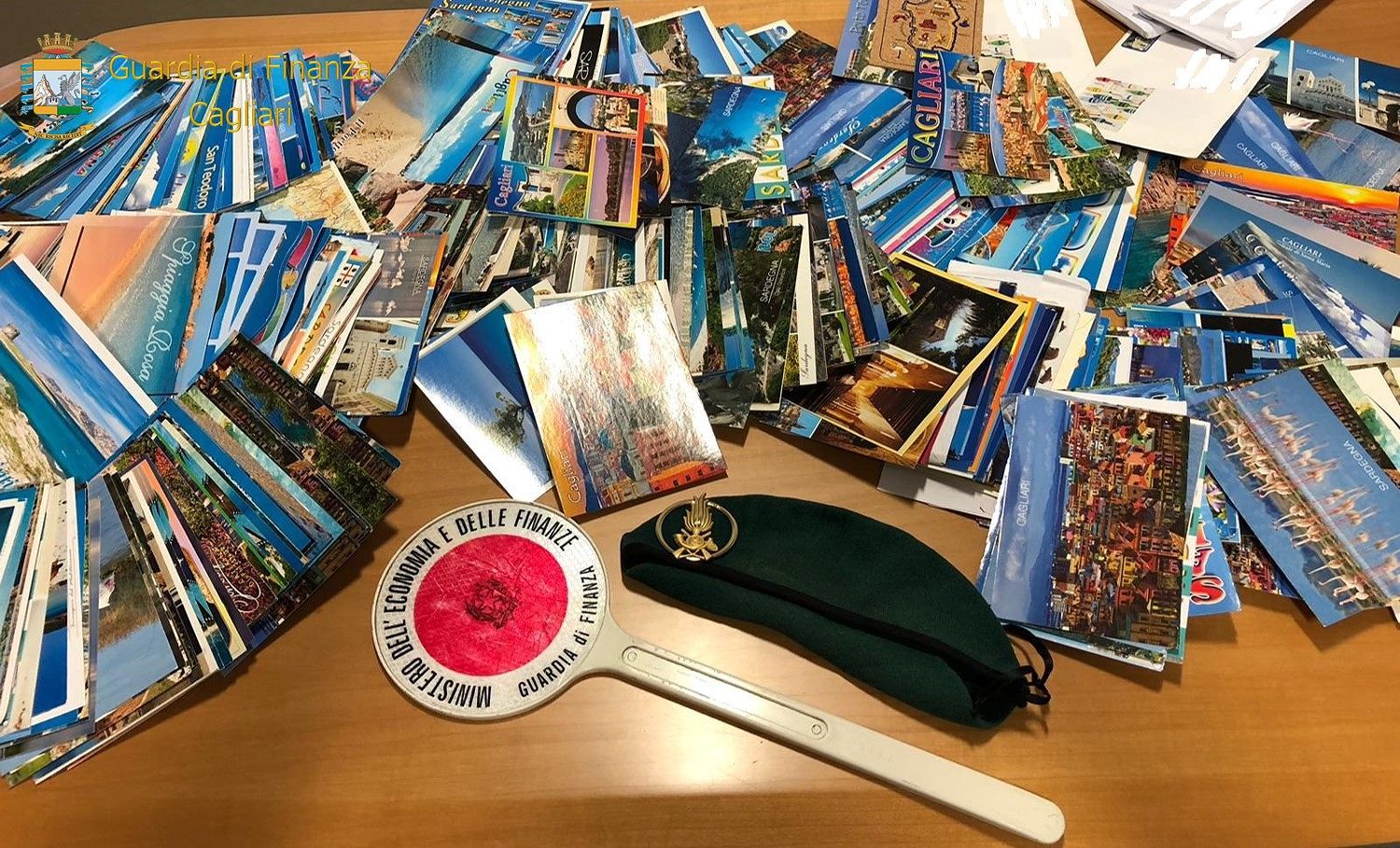 Cagliari,francobolli falsi e quintali di corrispondenza mai spedita: blitz della finanza in una posta privata