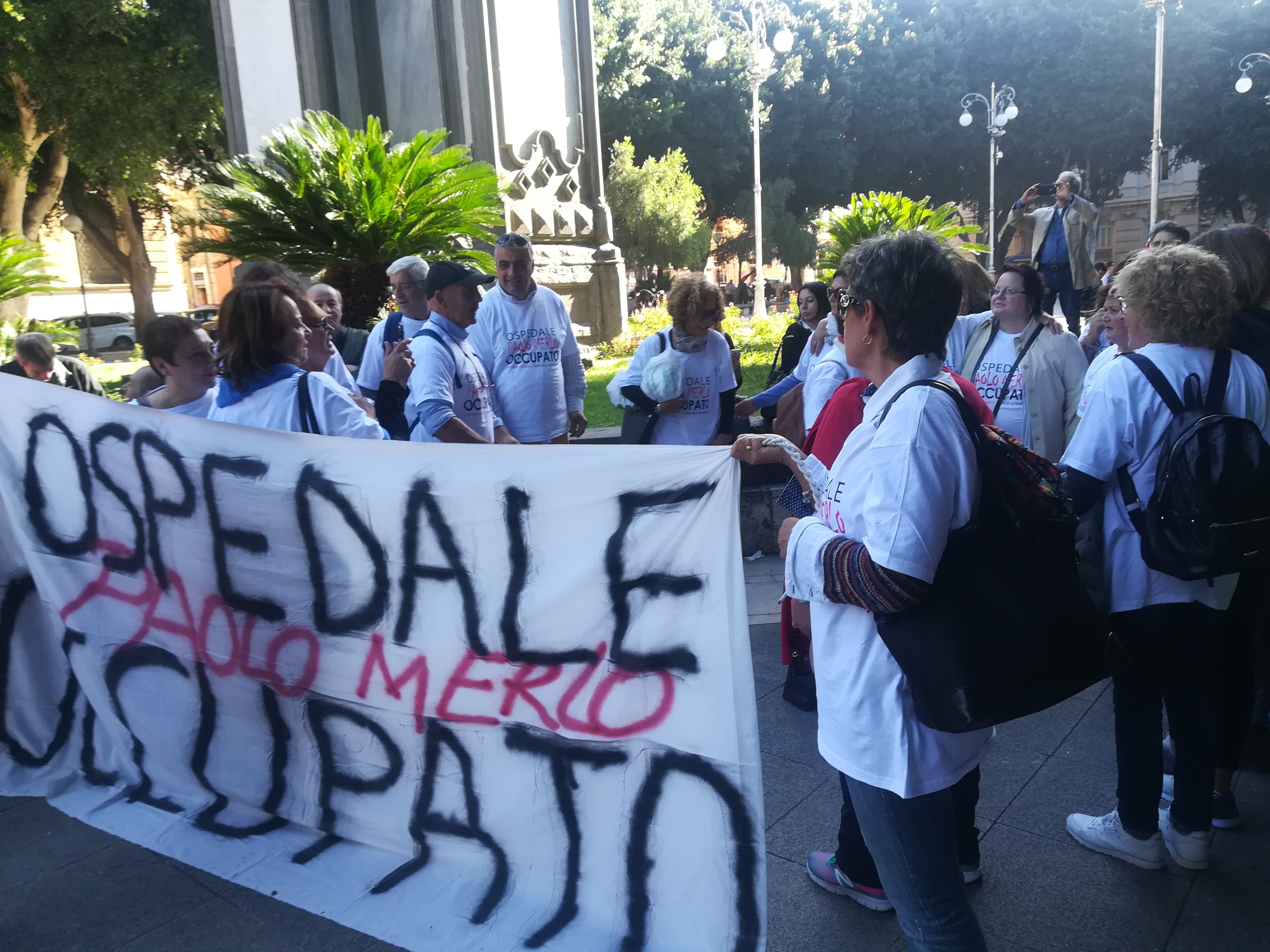 Cagliari, malati in marcia contro i tagli: “Pigliaru e Arru, vi dovete vergognare”