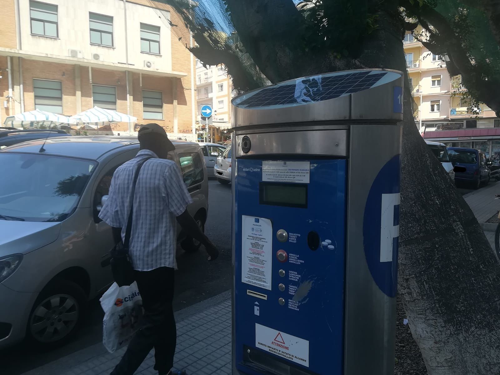 Nuovi parcometri a Cagliari, Psd’Az: “Complicati per gli anziani. Penalizzati i parcheggiatori extracomunitari”