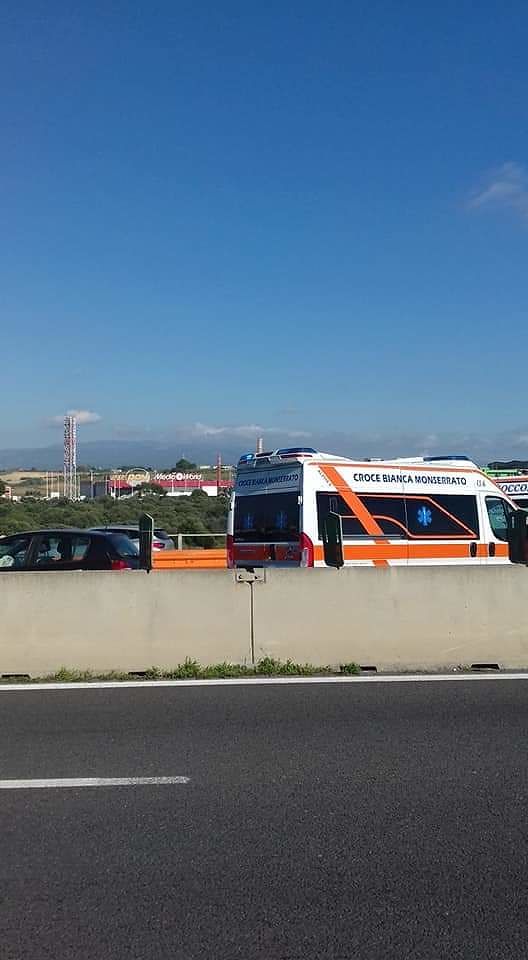 Cagliari, tamponamento a catena sulla Ss 131: ambulanze sul posto