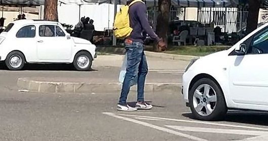 Cagliari, commemorazione dei morti: “Cimitero assalito dai parcheggiatori abusivi”