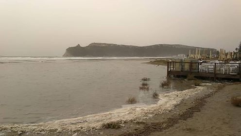 Maltempo a Cagliari: Poetto allagato, la spiaggia finisce sott’acqua