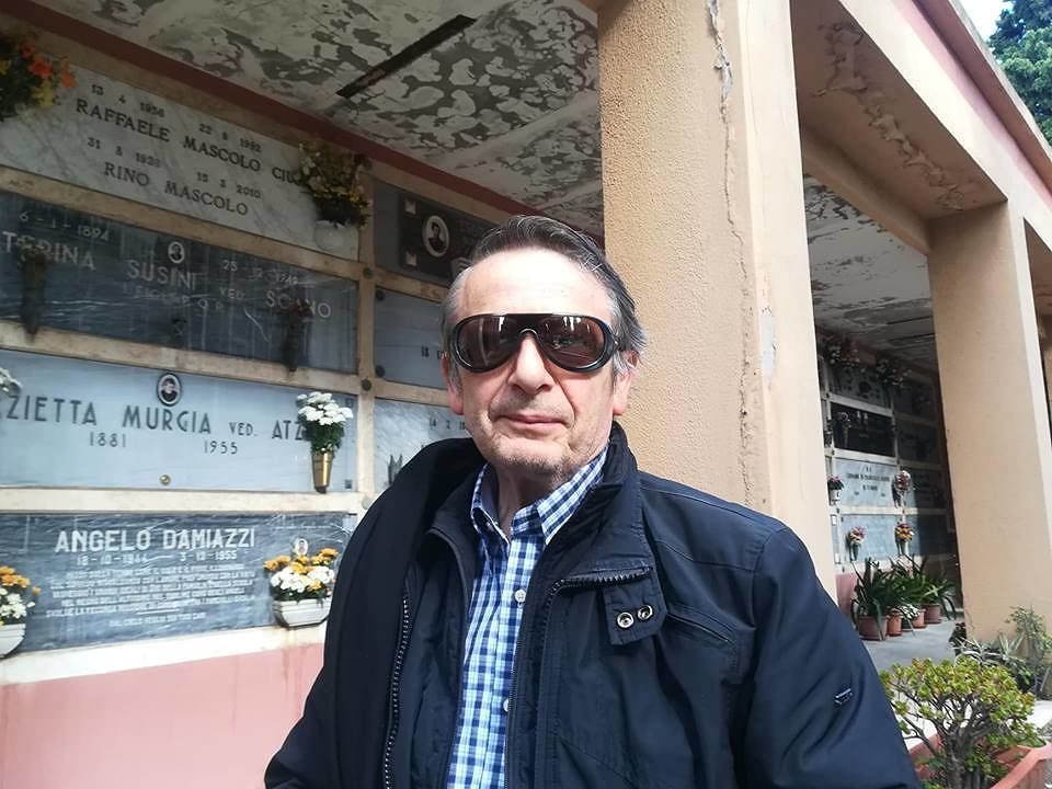 Cagliari, anche tetti mezzo rotti al cimitero: “Se nessuno interviene rischiano di crollare”