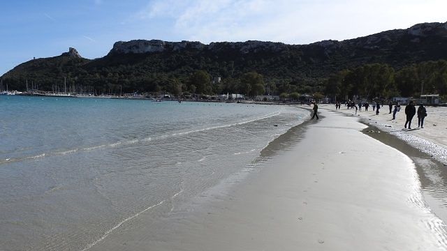 Cagliari, guerra all’erosione al Poetto: “mini ripascimento” alla prima fermata