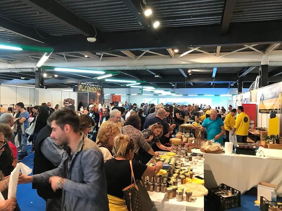 InvitaS, weekend gratuito alla Fiera di Cagliari: 10 menù sardi e spettacoli “infuocati”
