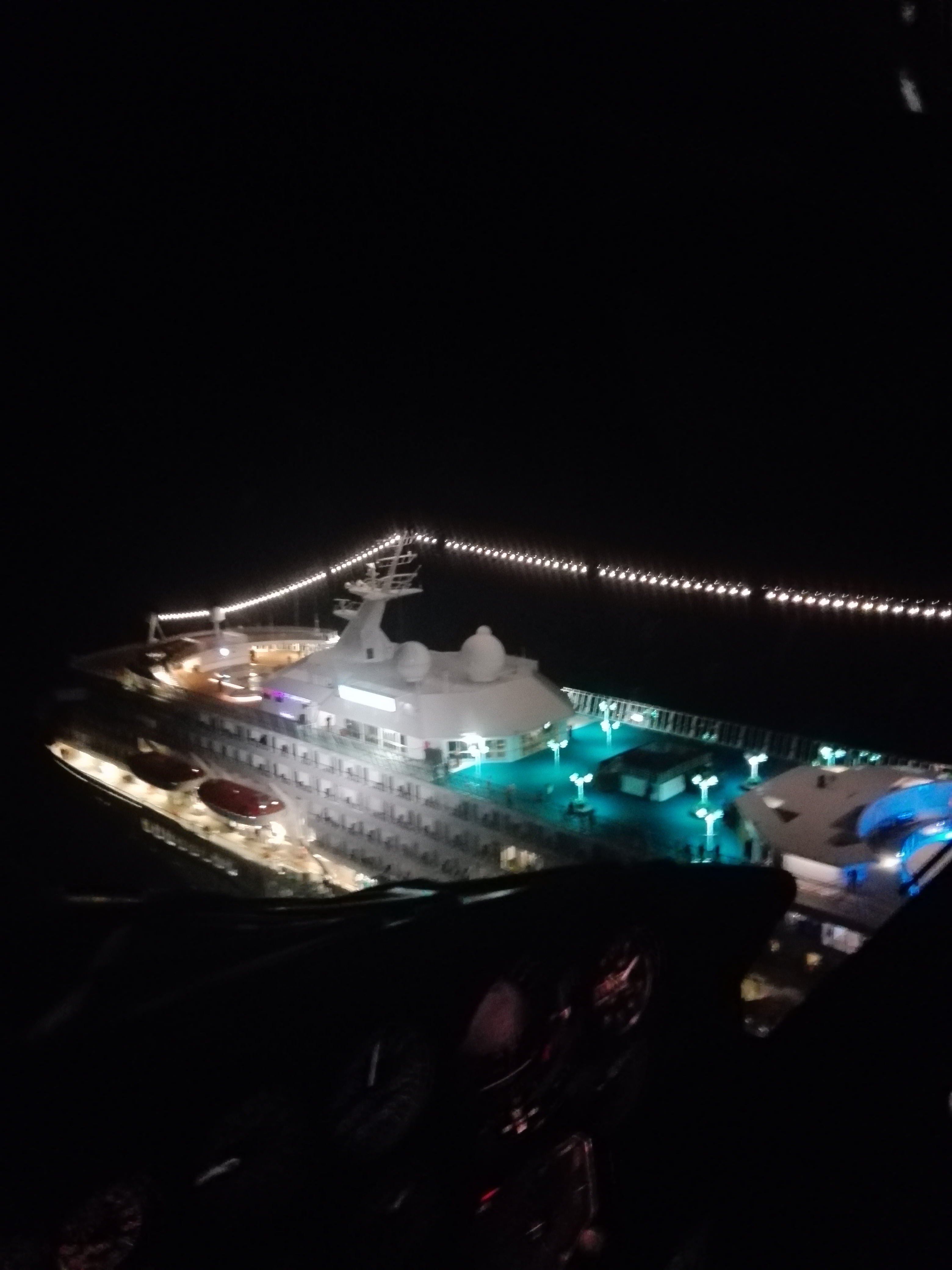 Colto da infarto sulla nave da crociera: salvato con un elicottero dell’Aeronautica di Decimo