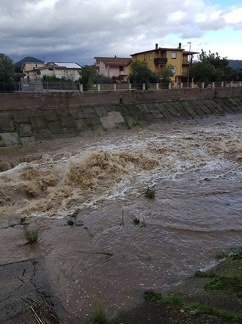 A Ballao la piena spettacolare del Riu Tintioni: i cittadini del paese mandano il VIDEO a Casteddu Online