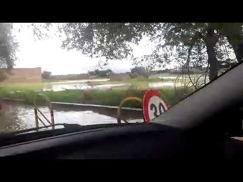 Sestu, il VIDEO rabbia dei residenti a San Gemiliano: “Strada allagata per lavori fatti male…”