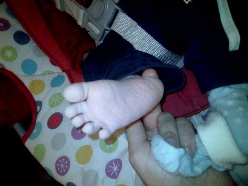 Ussana, il dramma di una giovane coppia: “Senza soldi per curare nostro figlio malato al cuore”