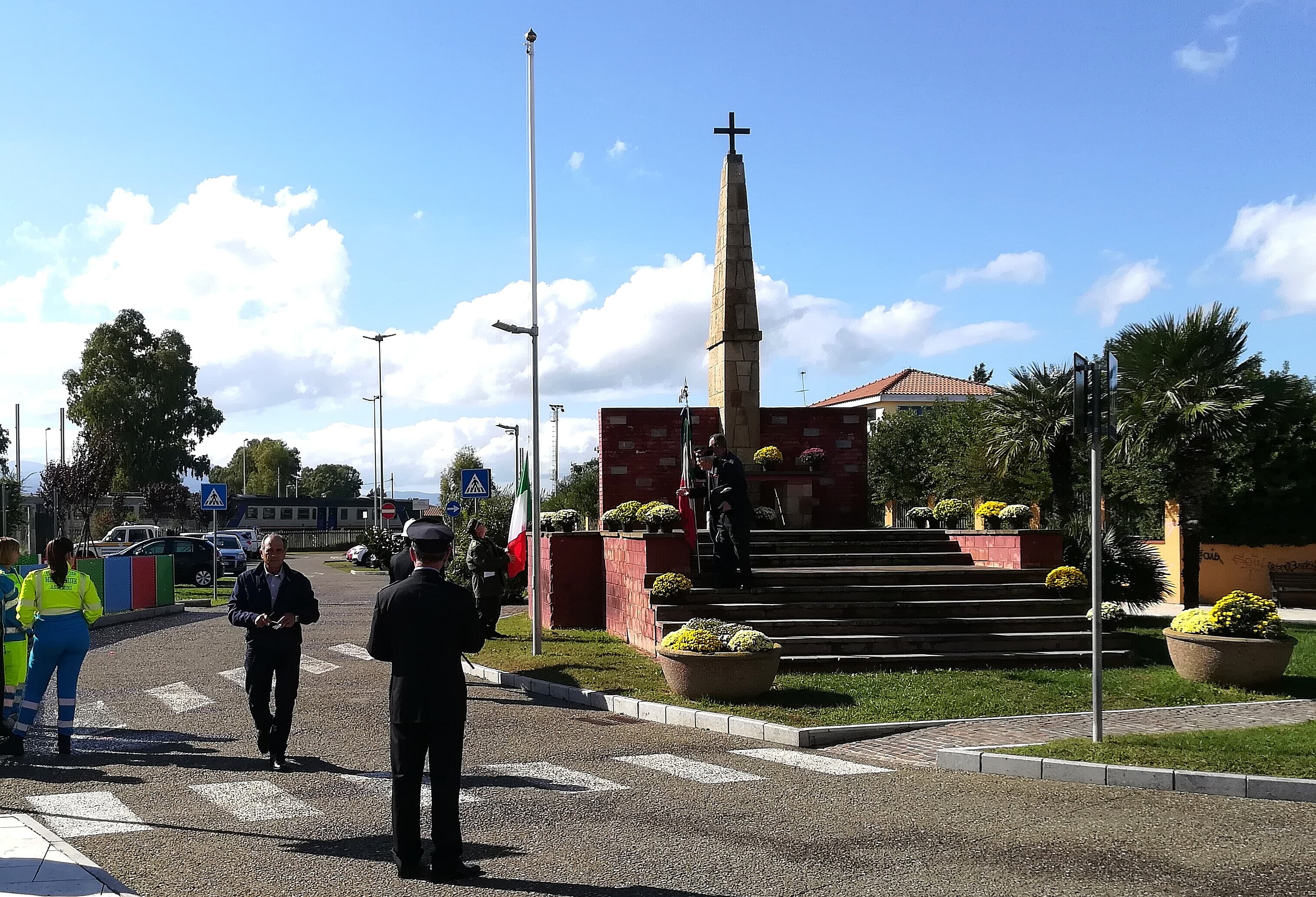 Assemini, rimossa la statua dell’eroe Giuseppe Pintus: “Lasciata in un ufficio dalla sindaca grillina”