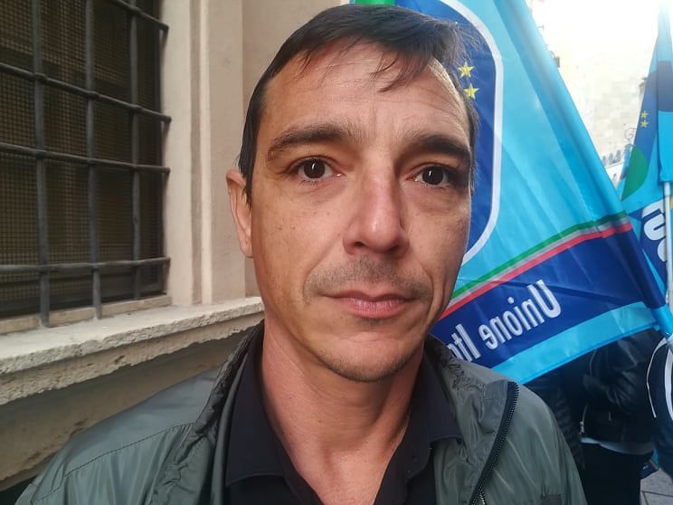Paolo, ex aiutante bibliotecario di Cagliari: “Addio a 470 euro e al mutuo per la casa” 