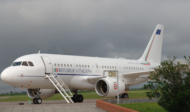 Volo militare da Cagliari a Pisa per un piccolo in imminente pericolo di vita