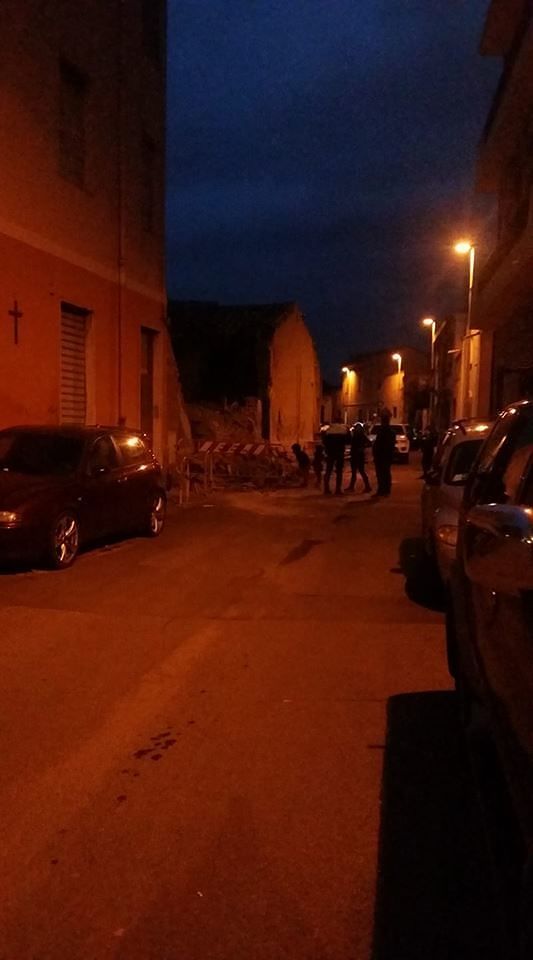 Crolla una casa a Quartu in viale Regina Elena: colpa delle piogge dei giorni scorsi