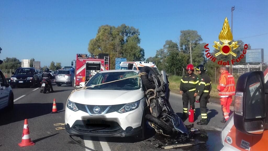 Quartucciu, auto contro moto sulla 554: centauro perde la vita