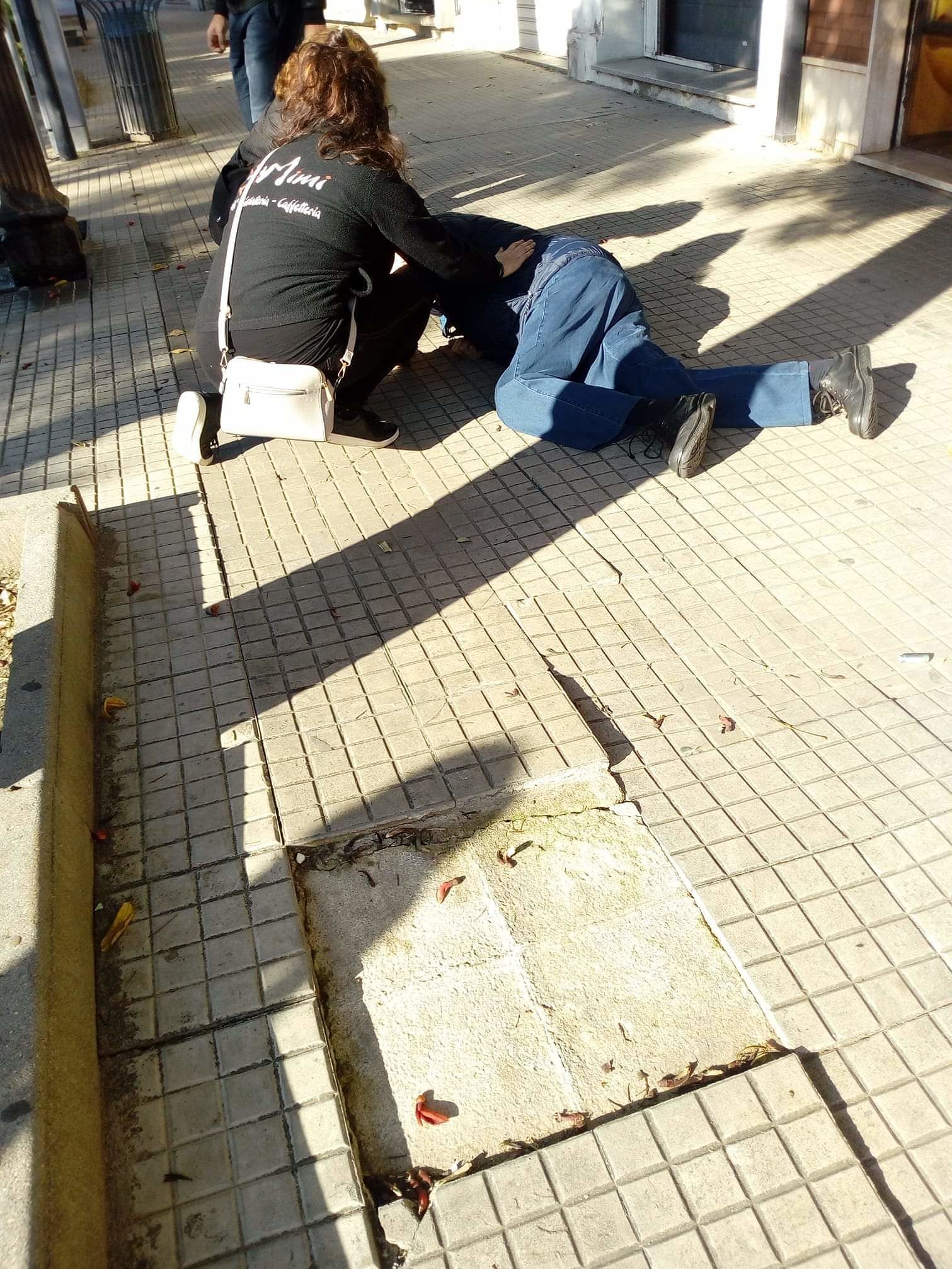 “Marciapiedi dissestati, a Oristano camminare è pericoloso”