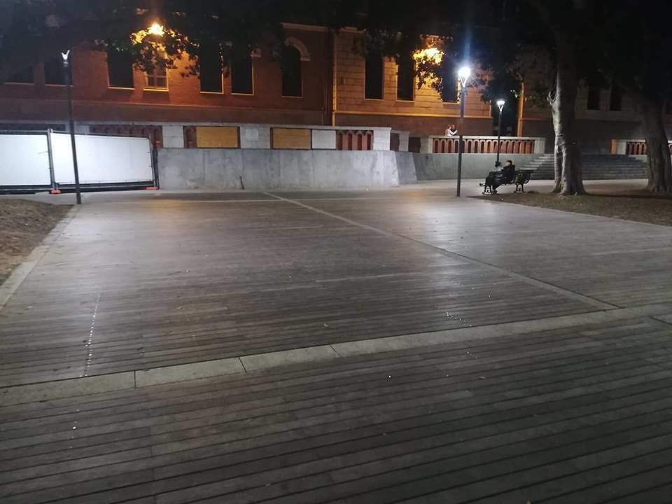 Cagliari, mercatini addio nel Corso e in piazza Garibaldi: “Così si uccide la città”