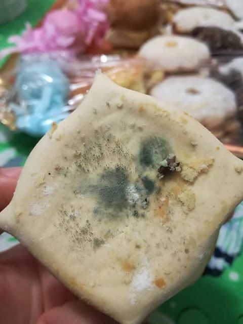 Pardule con sorpresa: “Dolci ammuffiti nell’ipermercato di Cagliari: questo è il risultato dopo averli pagati…”